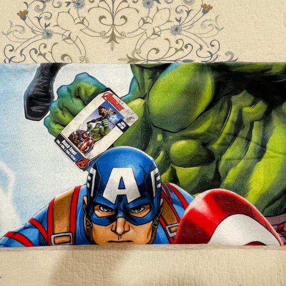 Marvel Avengers Beach Towel - Picture 1 of 3